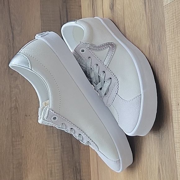 Van's Sport Low Brand new in the box authentic uper leather. - Picture 2 of 14